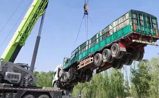 古塔区道路脱困救援案例